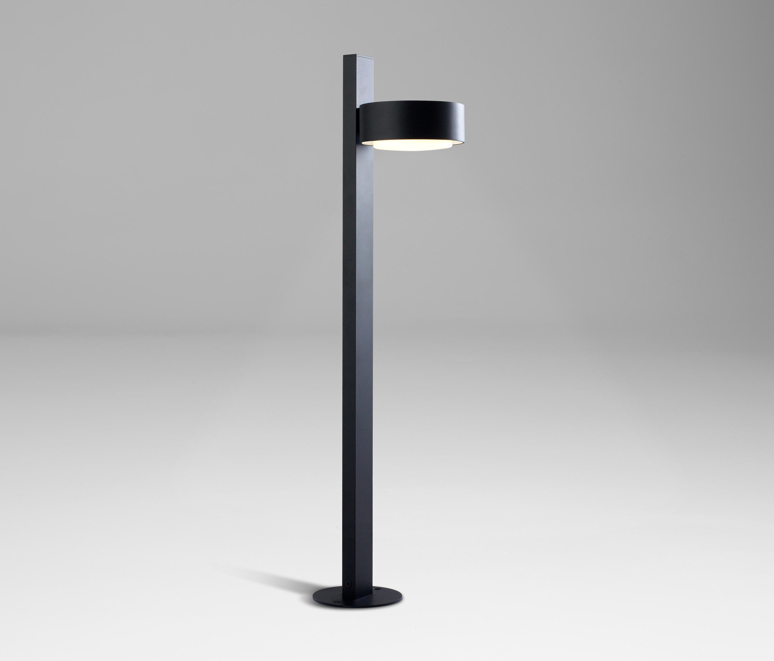 pfaff-on-marset-hr-plaff-on-bollard-1-pro-b-arcit18.jpg